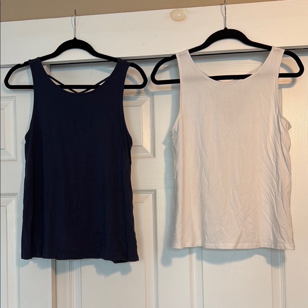 Lilly Pulitzer Blue and White Sleeveless Tank Tops